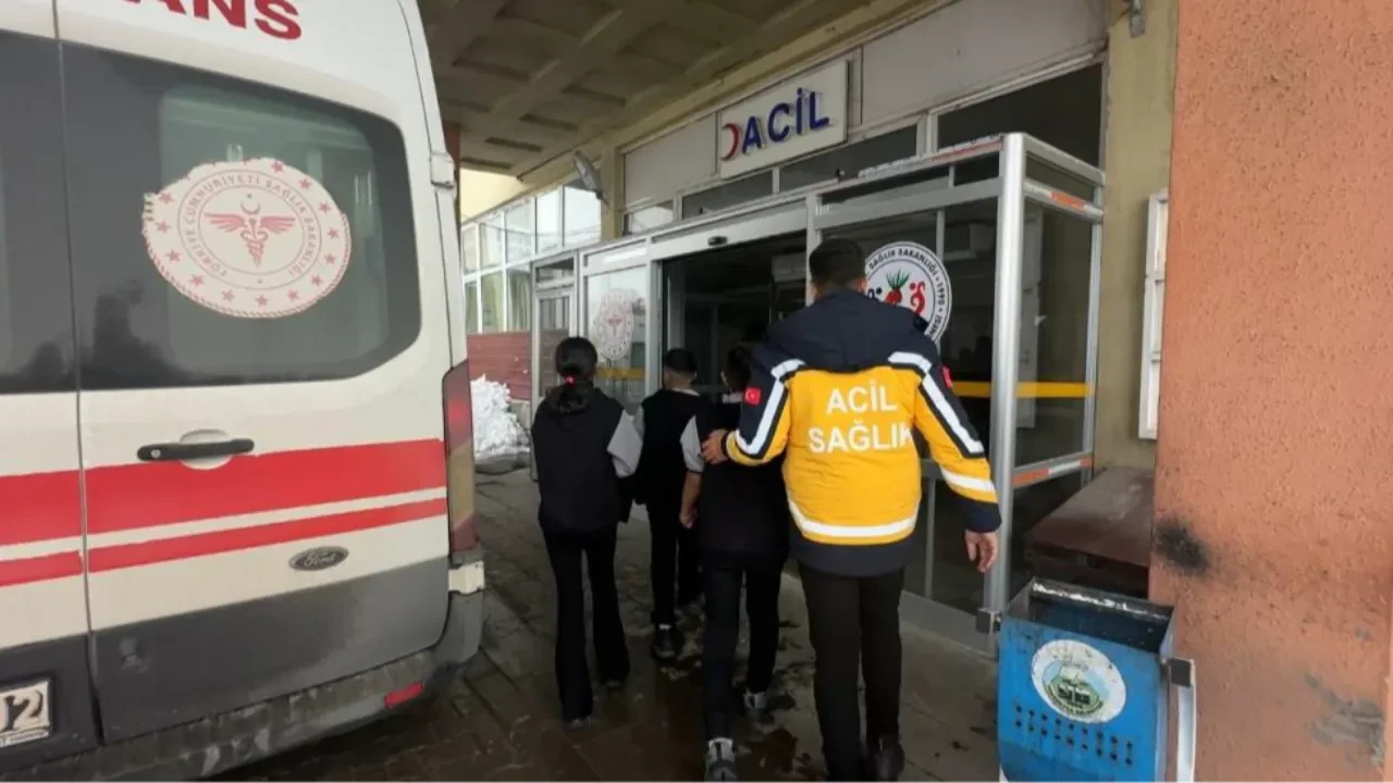 Yerli malı haftasında onlarca öğrenci zehirlendi