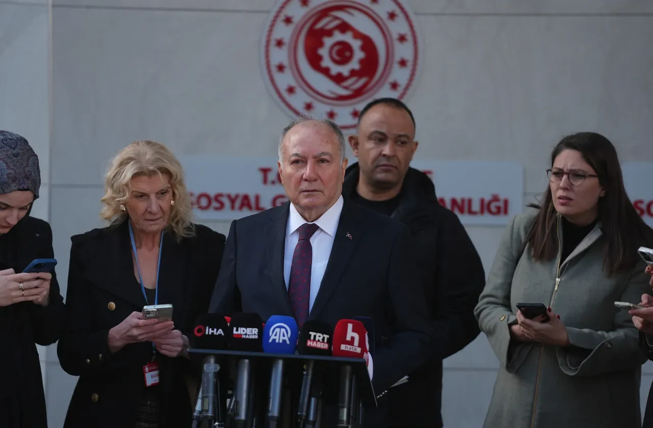 Asgari Ücret Komisyonu ilk toplantısı sona erdi! TÜRK-İŞ masaya oturmadı