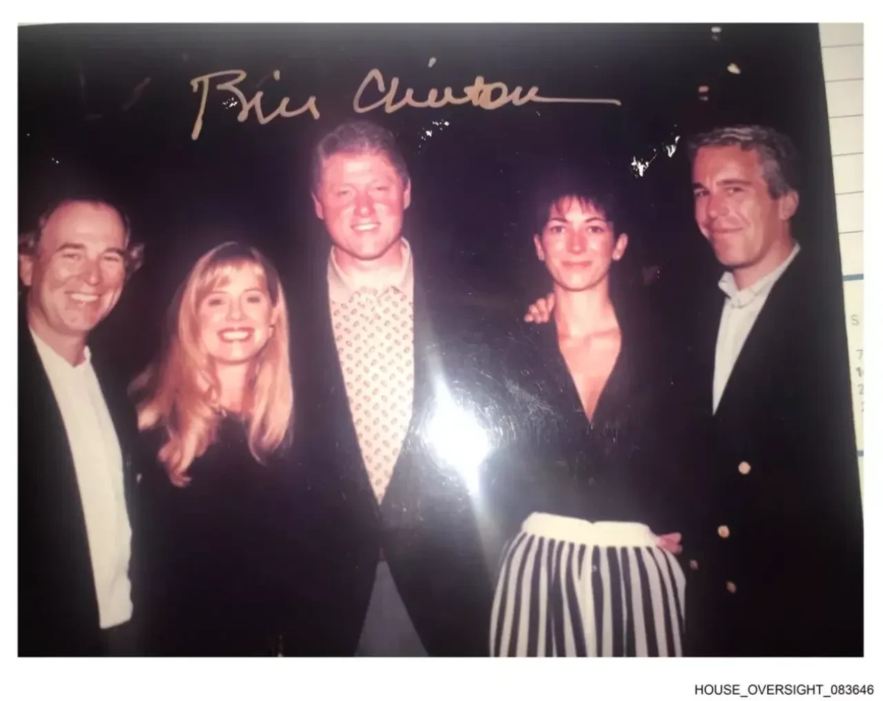 Epstein'in albümünden yeni fotoğraflar ortaya çıktı! Trump, Bill Gates, Bill Clinton...