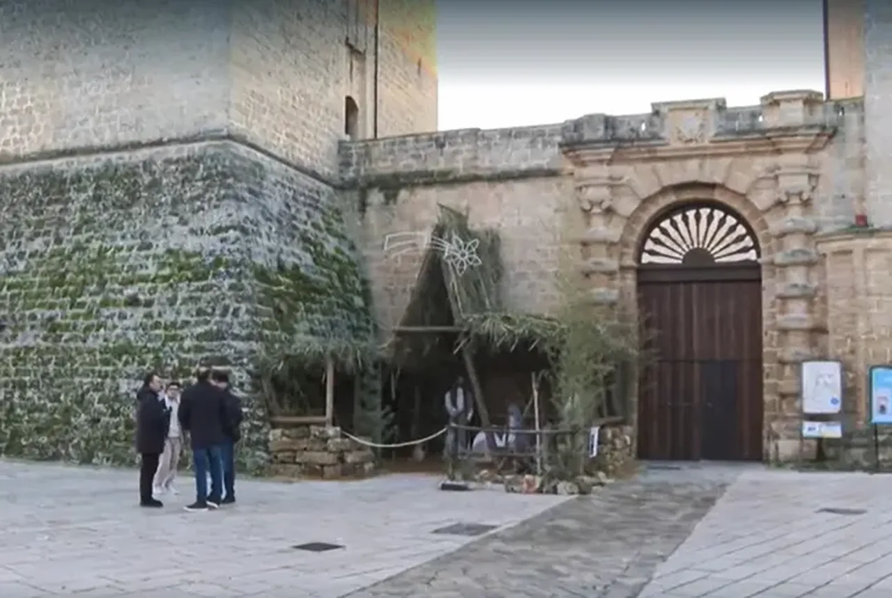 Hapishane firarisinin yakalanmama çabası: Heykel taklidi işe yaramadı