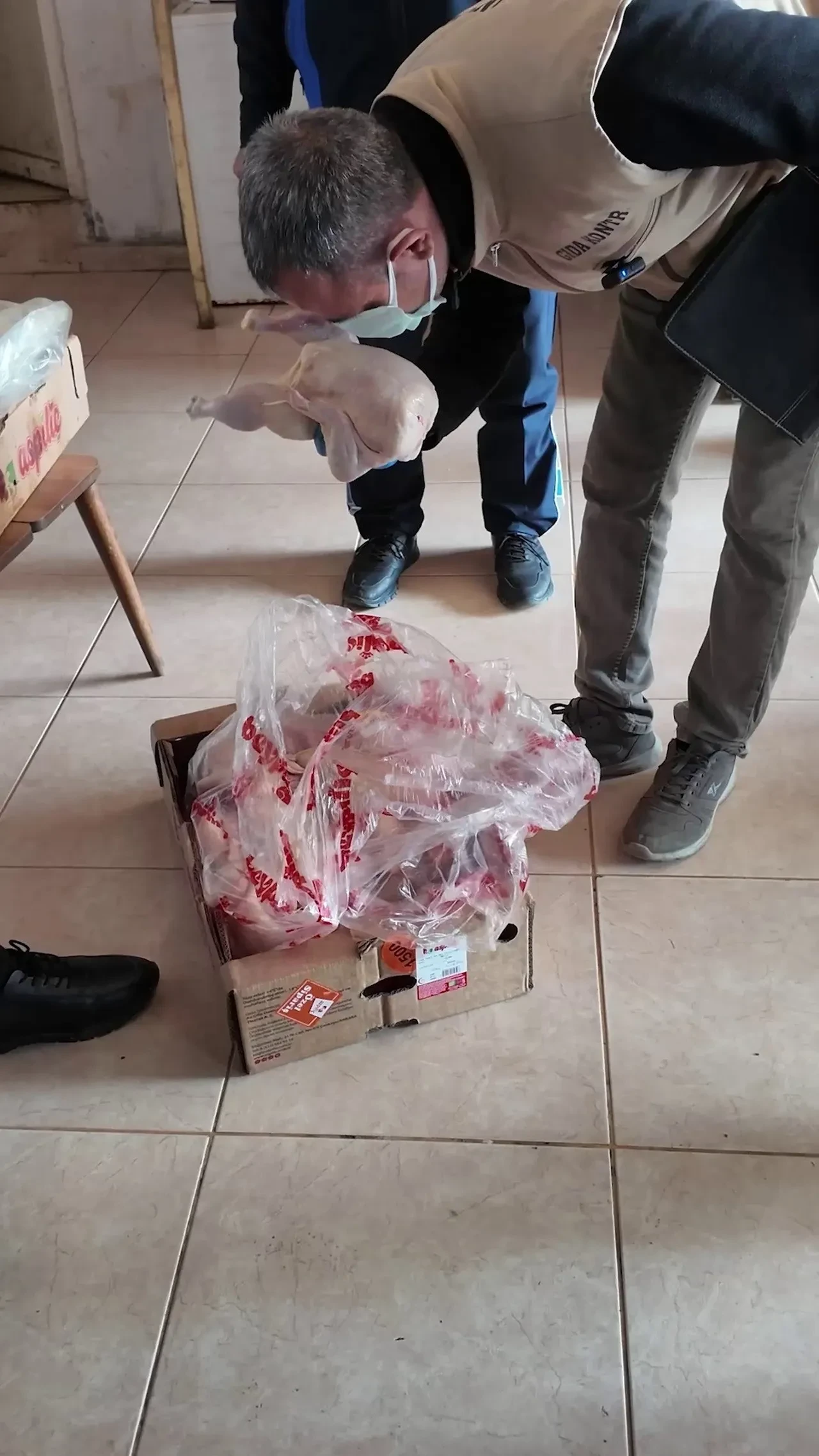 Mide bulandıran görüntü! 'Leş koku var' dediler, dönerci ifşa oldu