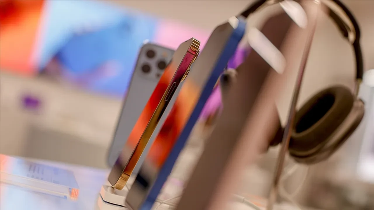 Telefon ve bilgisayarlara zam dalgası kapıda