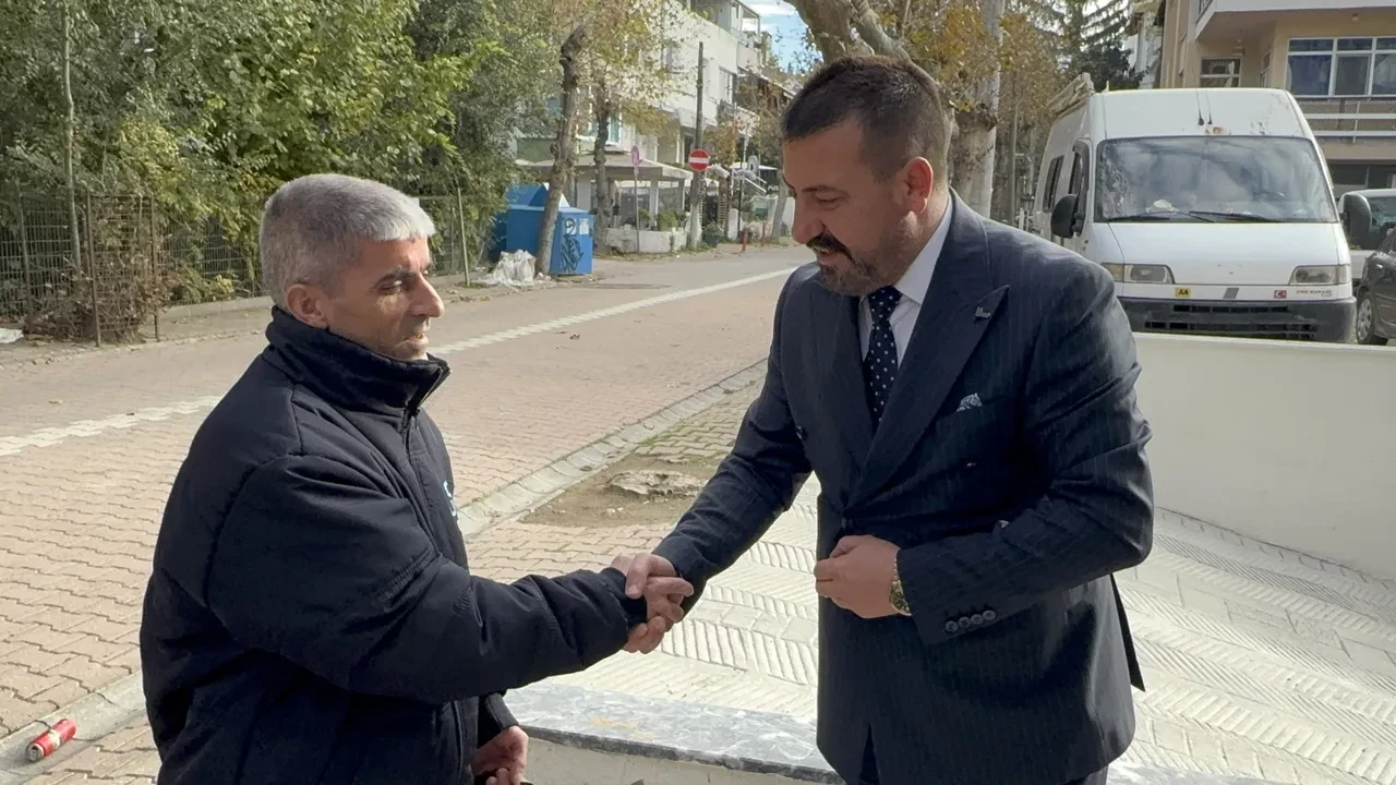 Yerde 60 bin dolar buldu, sahibine teslim etti! Altın kalpli temizlikçiye ödül