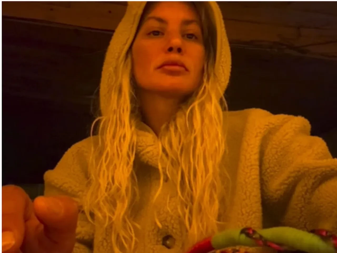 Yıldız Asyalı'dan endişelendiren paylaşım! "Umarım başıma daha kötü şeyler gelmez"