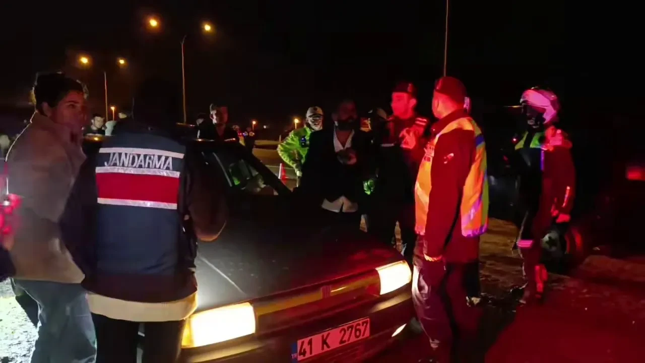 Alkollü sürücü polisleri zorladı: 'Kıllık yapma' 