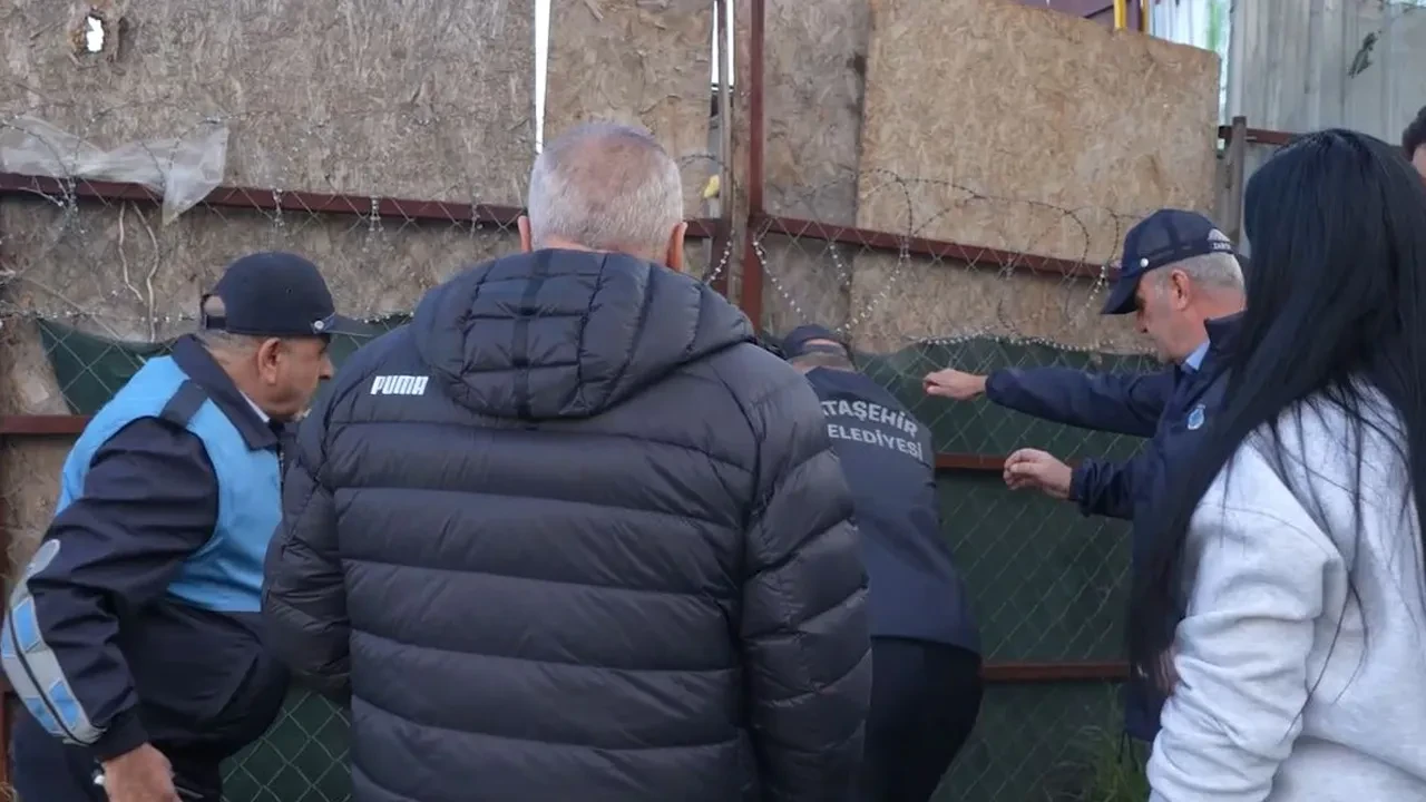 Ataşehir'de depoya baskın! At kesip satmışlar