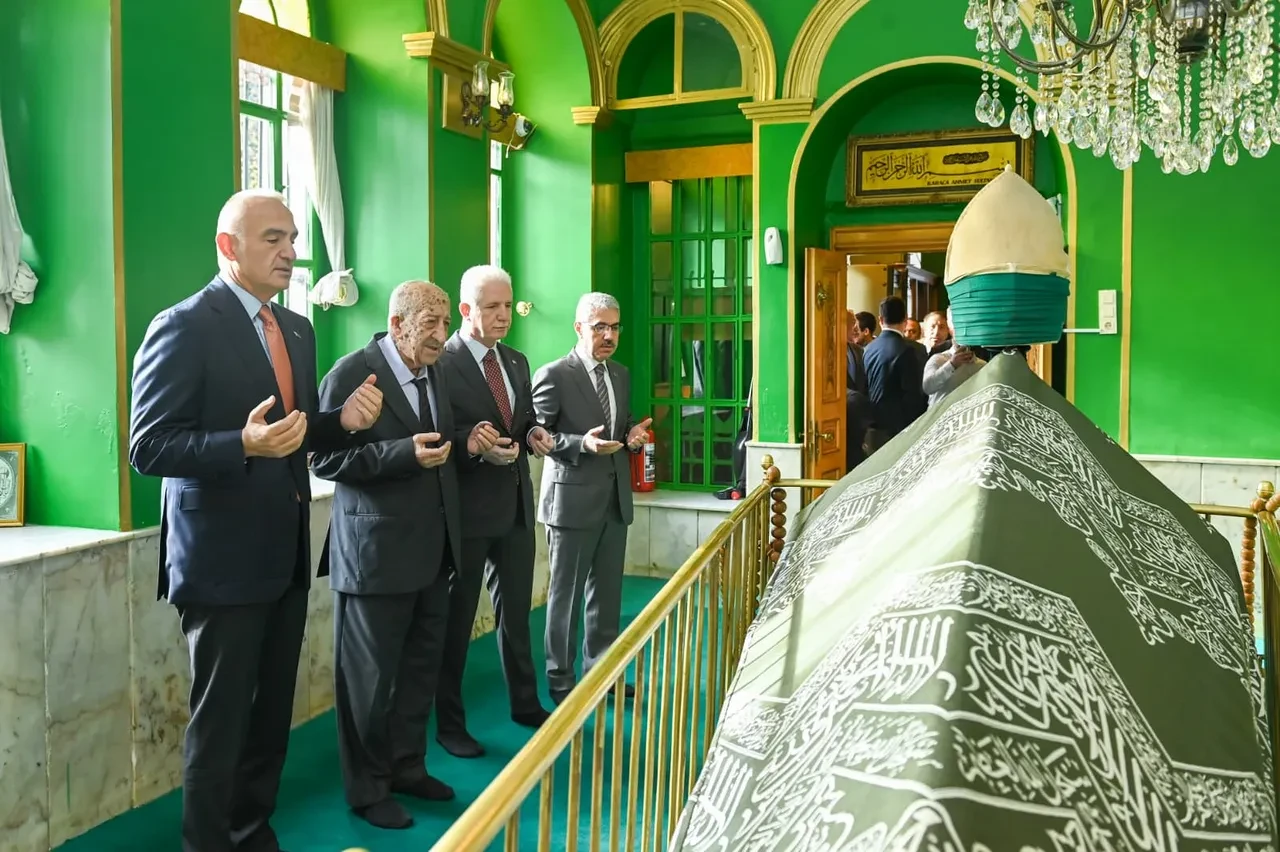 Bakan Ersoy müjdeyi verdi! Çalışma başlıyor: Cemevleri artık imar planlarına işlenecek