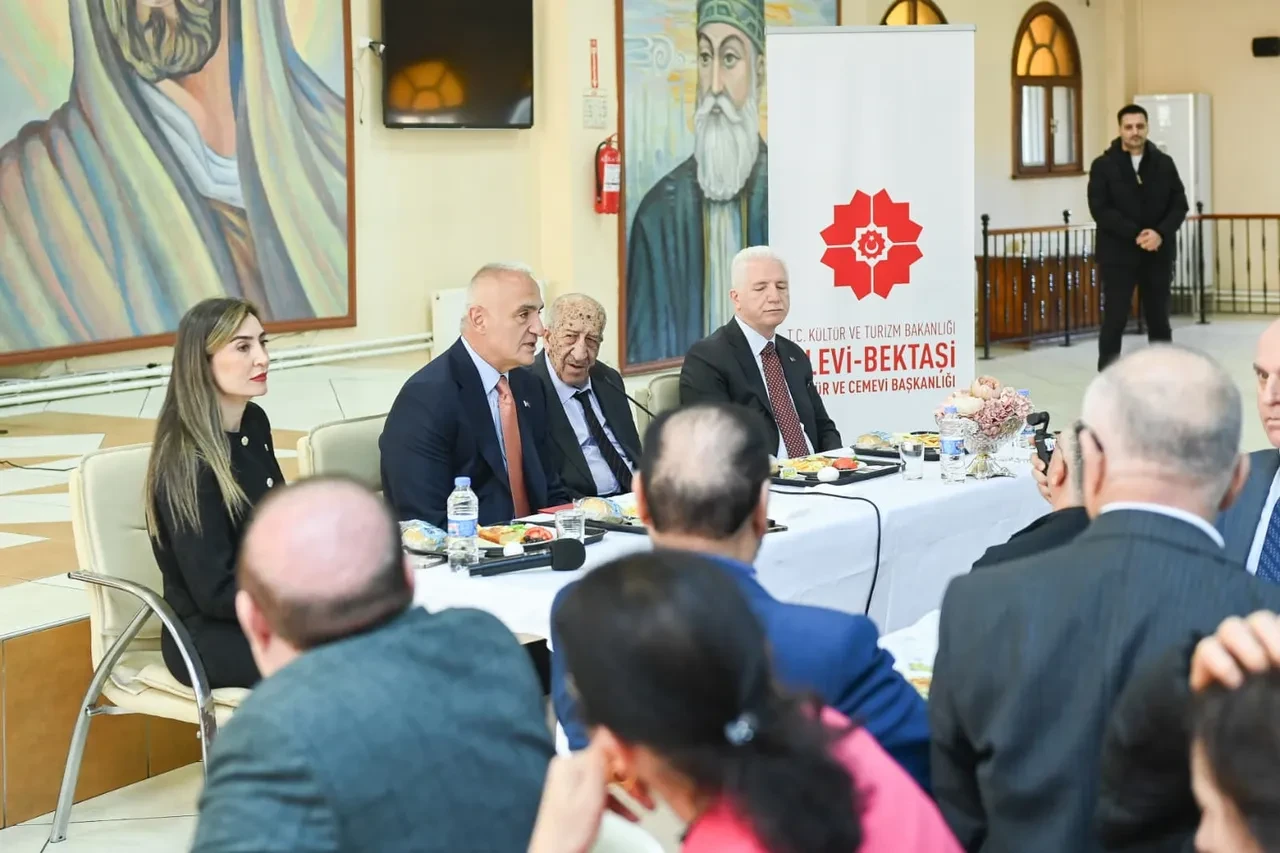 Bakan Ersoy müjdeyi verdi! Çalışma başlıyor: Cemevleri artık imar planlarına işlenecek