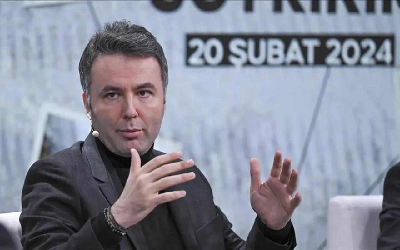 Kadın spikerin Mehmet Akif Ersoy hakkındaki itirafları ortaya çıktı: 'Parayı rulo yapıp...'