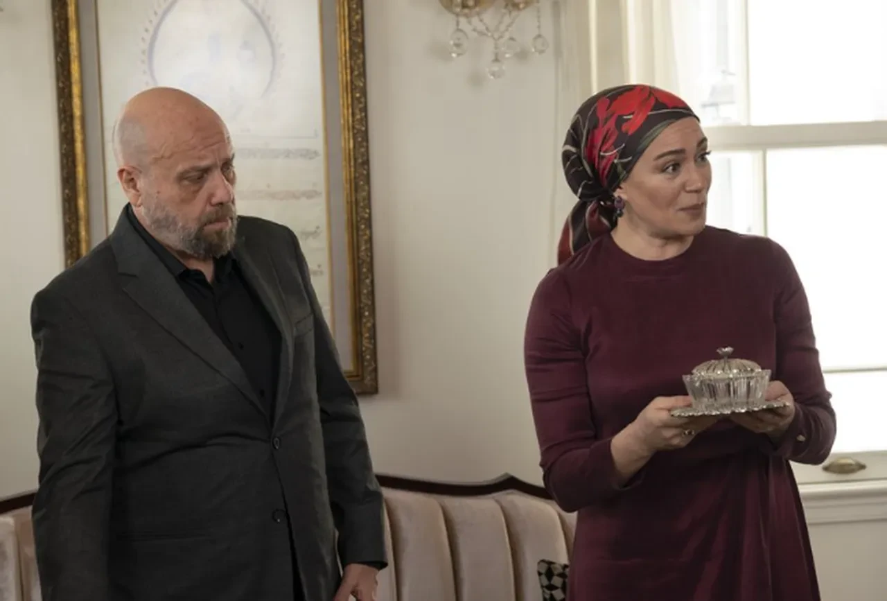 Kızılcık Şerbeti'nden Uzak Şehir'e gönderme