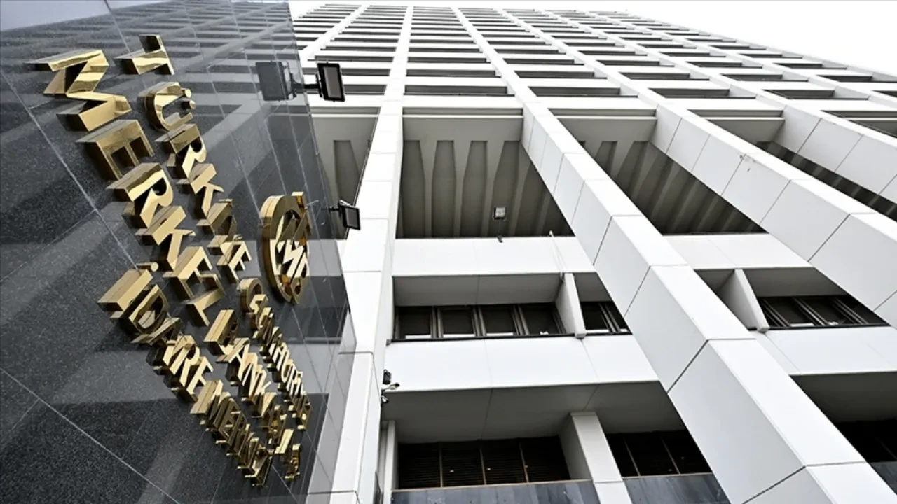 Kredi kartı azami faiz oranları düştü mü? Resmi Gazete'de yayımlandı