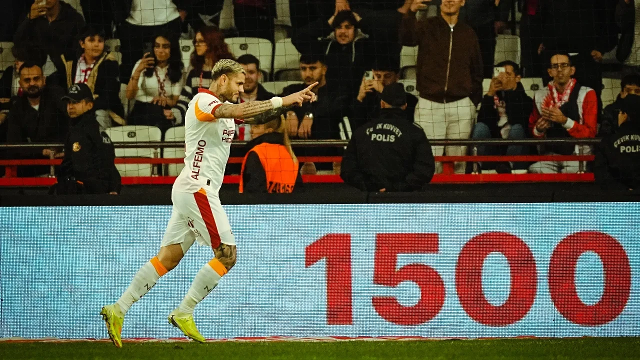 Mauro Icardi Galatasaray tarihine geçti: Gheorghe Hagi ile yan yana!