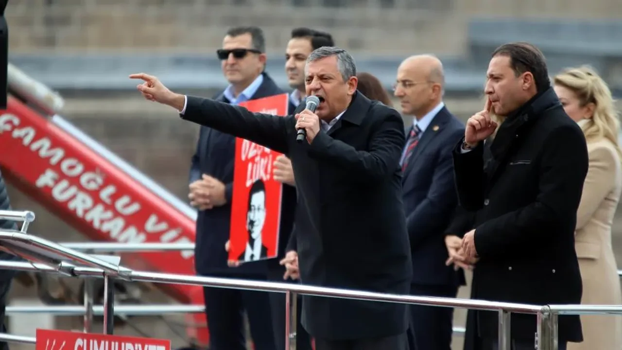 Özgür Özel asgari ücret teklifini açıkladı