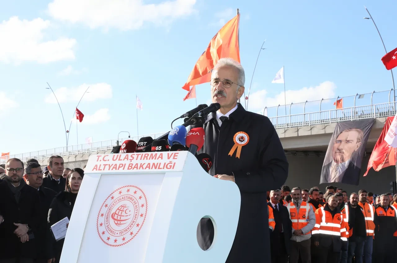 Van Çevre Yolu açıldı: Yıllık 2 milyar 700 milyon lira tasarruf sağlanacak!