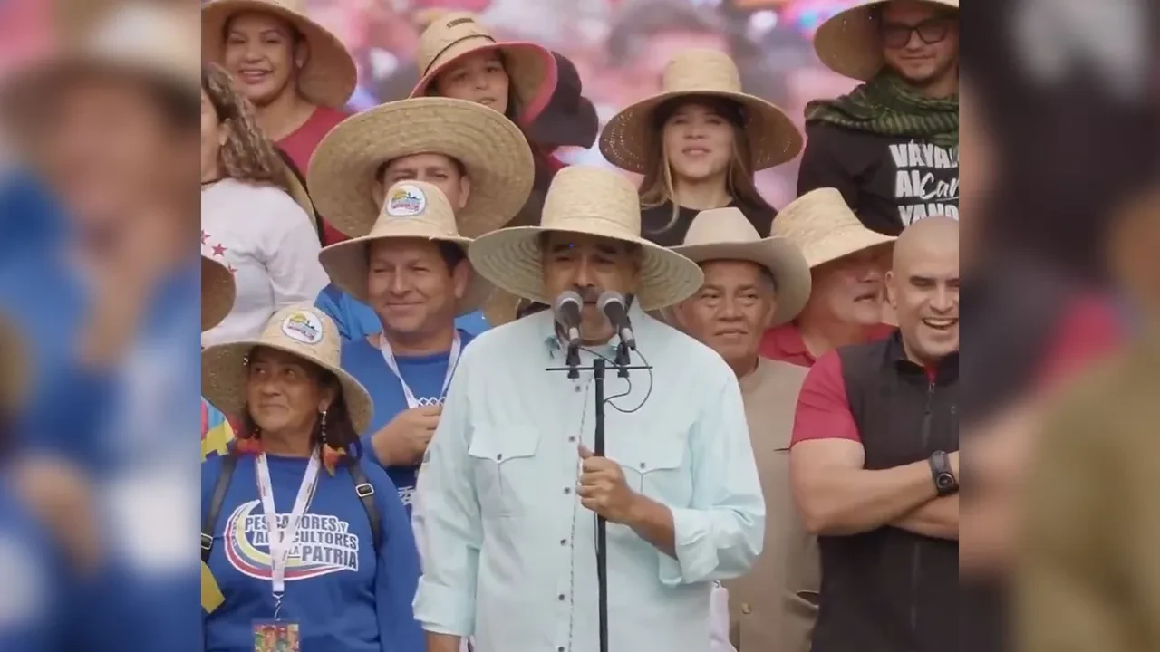 Venezuela lideri Maduro ABD'yi şarkıyla tiye aldı: "Don't worry be happy"