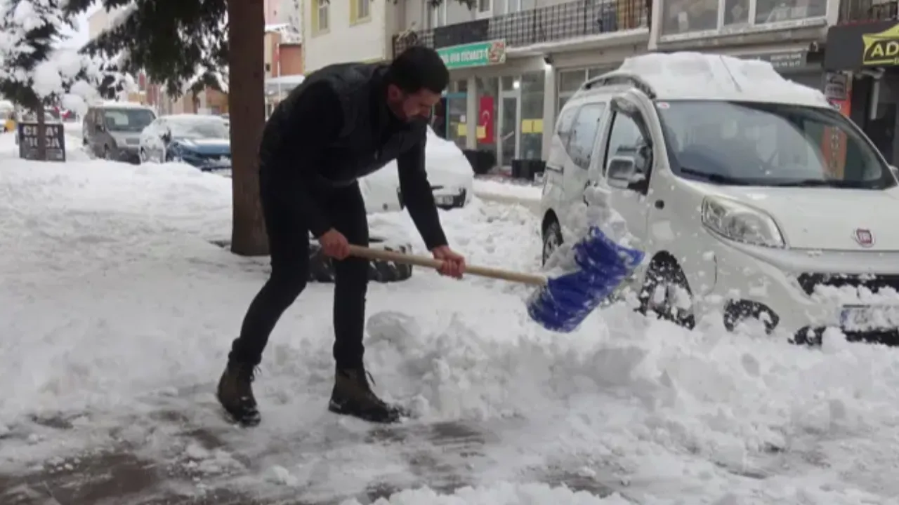 Ağrı, Artvin ve Iğdır 15 Aralık okullar tatil mi? Yarın tatil olacak iller