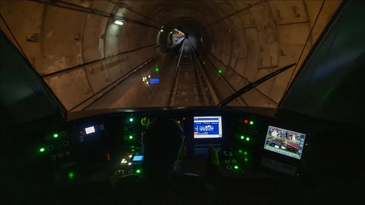 Bakan Uraloğlu duyurdu! Esenboğa metrosuna ilk kazma 2026'da