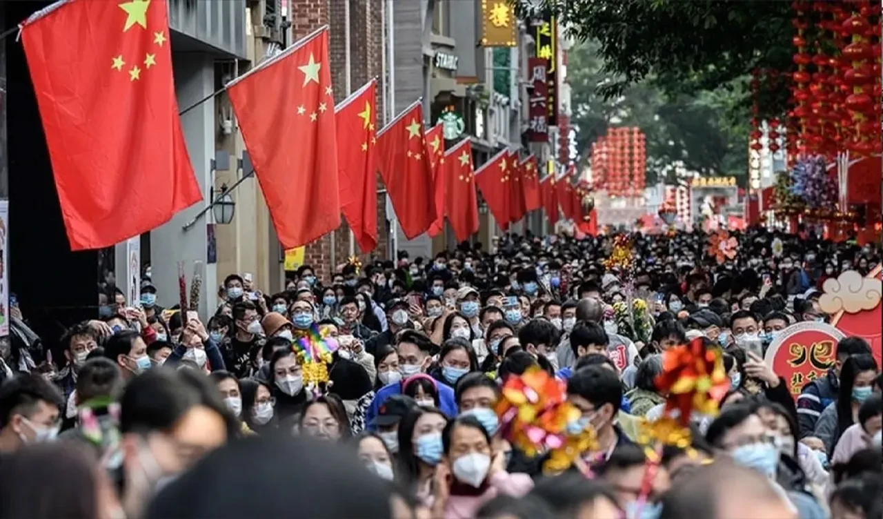 Çin nüfus düşüşüne karşı harekete geçti! Doğum ücretsiz olacak