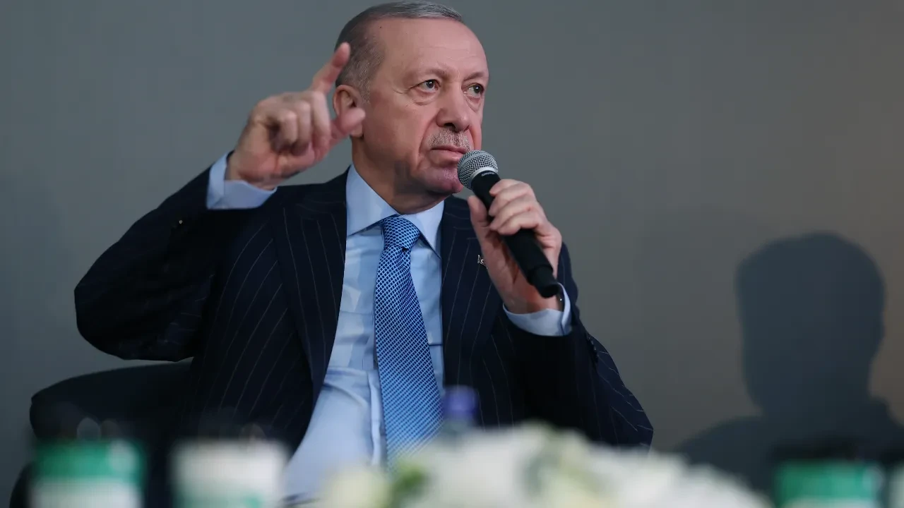 Cumhurbaşkanı Erdoğan gençlerle buluştu! Terörsüz Türkiye sürecine nasıl karar verildiğini açıkladı