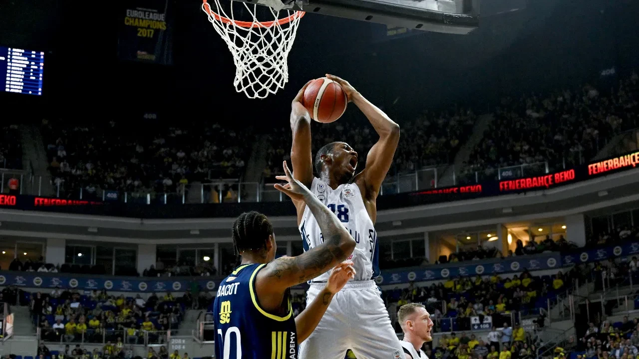 Fenerbahçe Anadolu Efes maç skoru! Son saniyeye kadar nefes kesen mücadele
