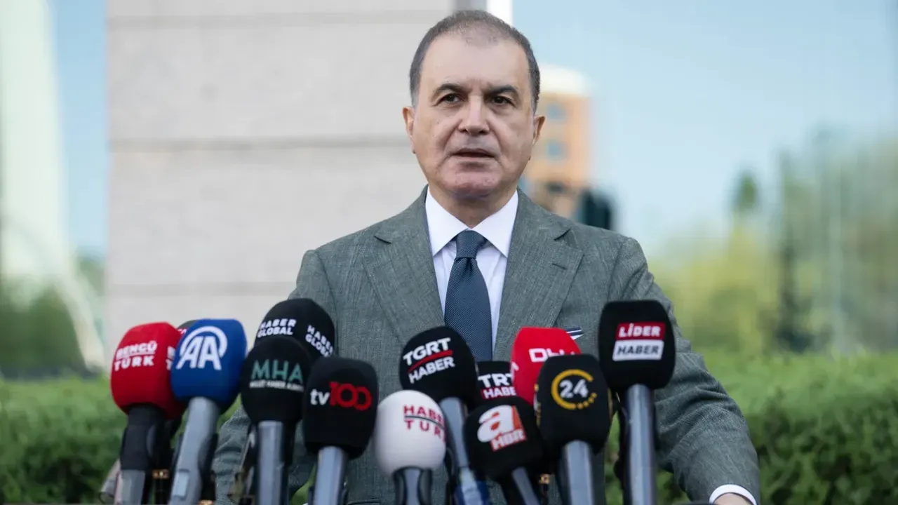 Ömer Çelik'ten Özgür Özel'e 'cemevi' tepkisi! 'Siyasi bir bühtan'