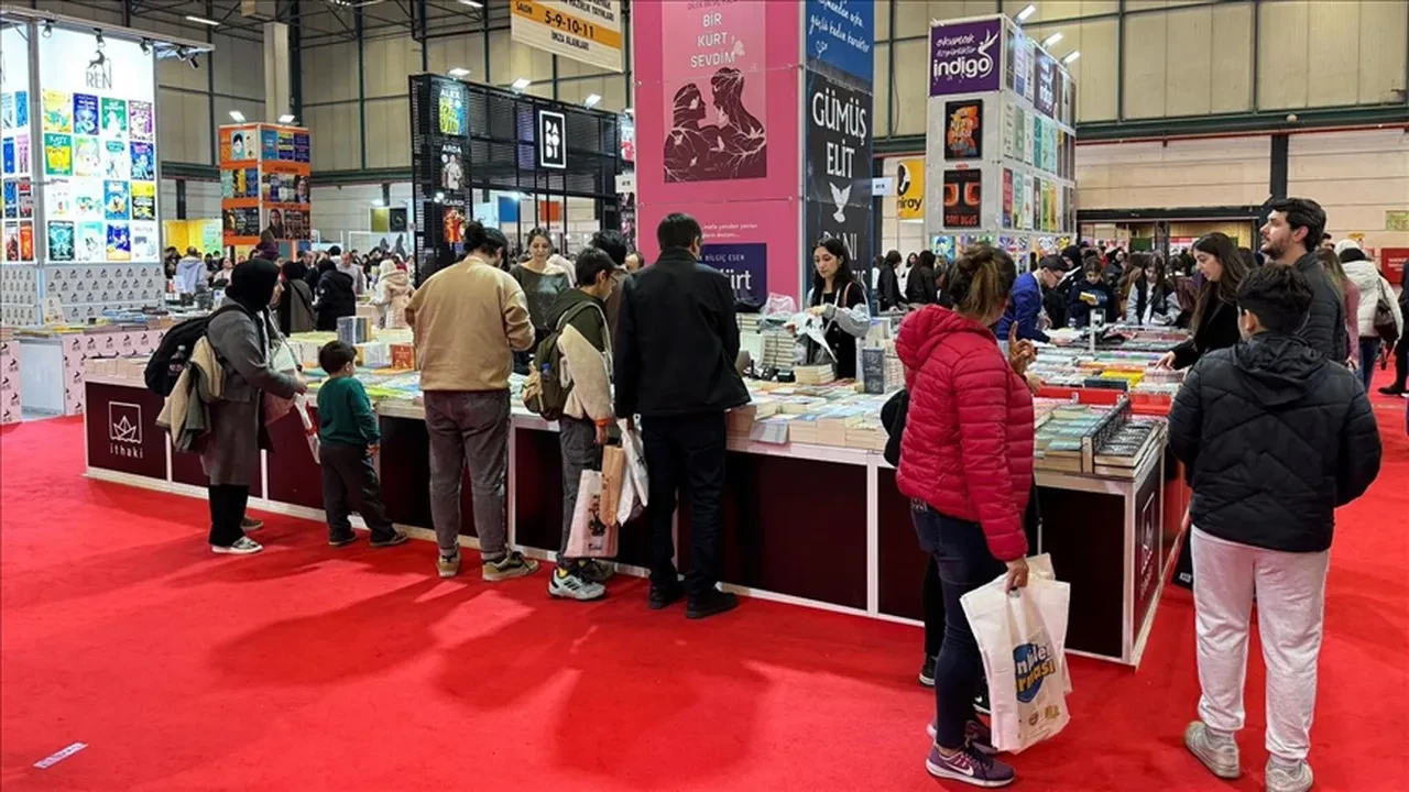 TÜYAP saat kaçta açılıyor, kapanıyor? 2025 TÜYAP Kitap Fuarı'nın ziyaret saatleri, giriş ücreti