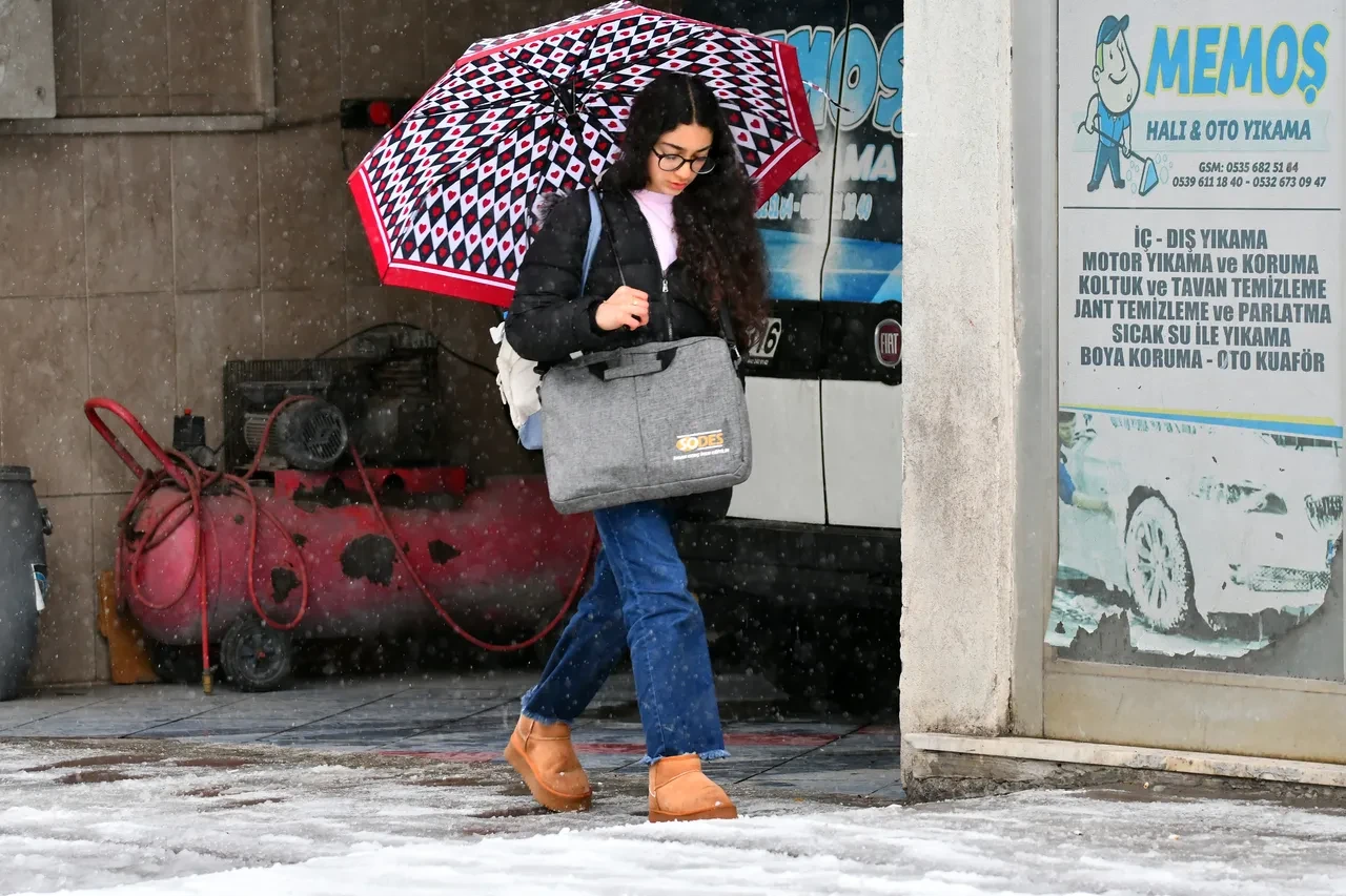 Yeni haftaya dikkat! Meteoroloji 18 ili uyardı: Kuvvetli kar yağışı geliyor