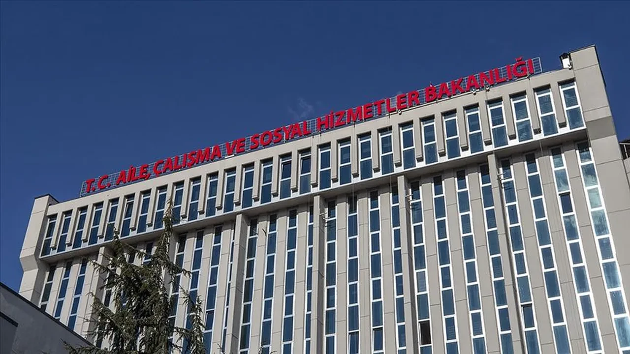 Aile ve Sosyal Hizmetler Bakanlığı personel alımı KPSS puan şartı var mı?