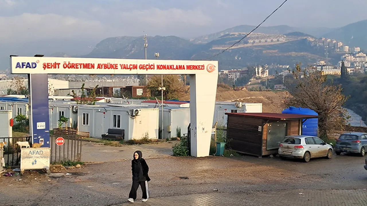 Depremzede öğretmenler mağdur edildi iddiası! Hatay Valiliği'nden açıklama geldi