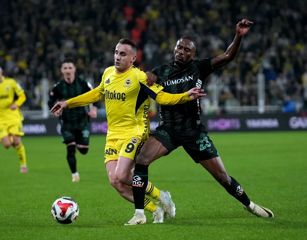 Fenerbahçe Konyaspor maç skoru kaç kaç? İlk yarı fişi çekti