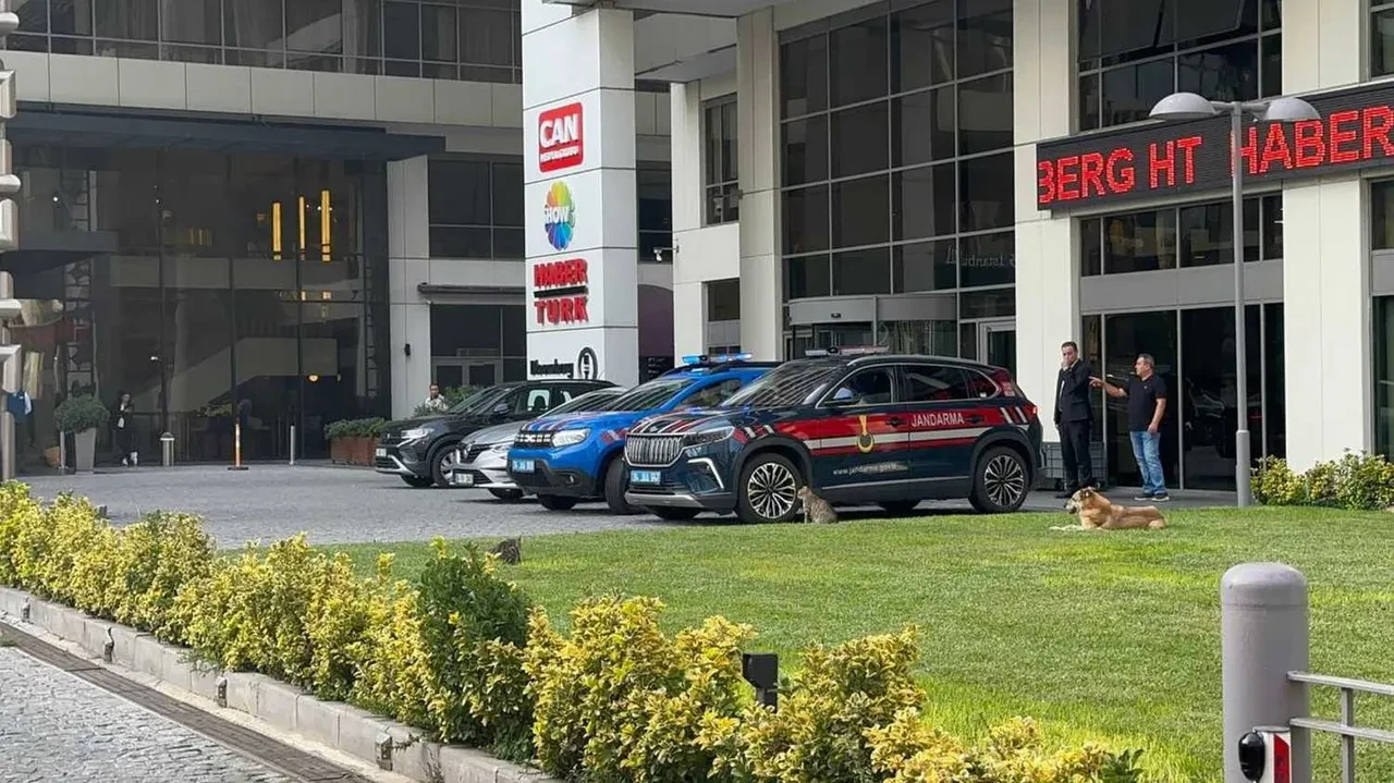 Habertürk'teki taciz iddialarına karartma! Kenan Tekdağ kadın spikerleri tehdit mesajıyla susturmuş