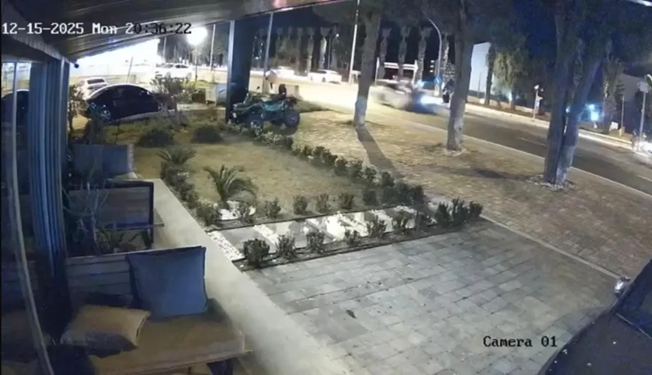 İzmir'de dehşete düşüren kaza! Son sürat çarptığı motosikletin sürücüsü feci şekilde hayatını kaybetti