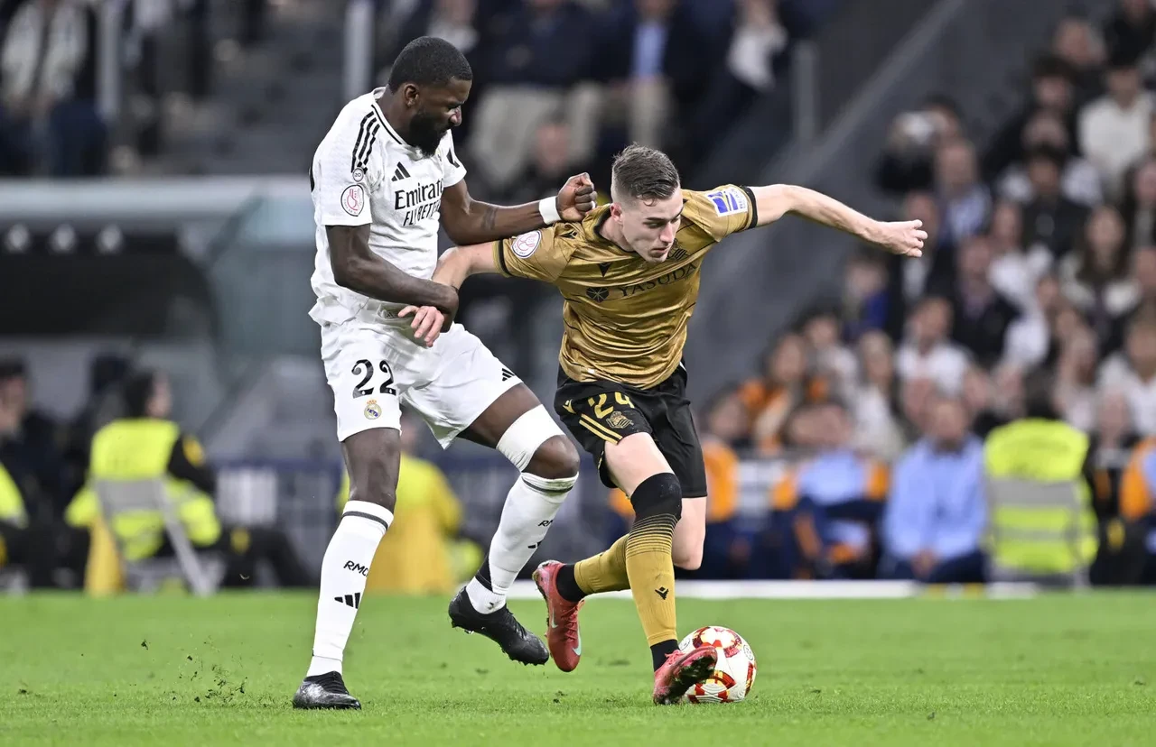 Real'in yıldızına resmi teklif: Galatasaray transferde büyük oynuyor!