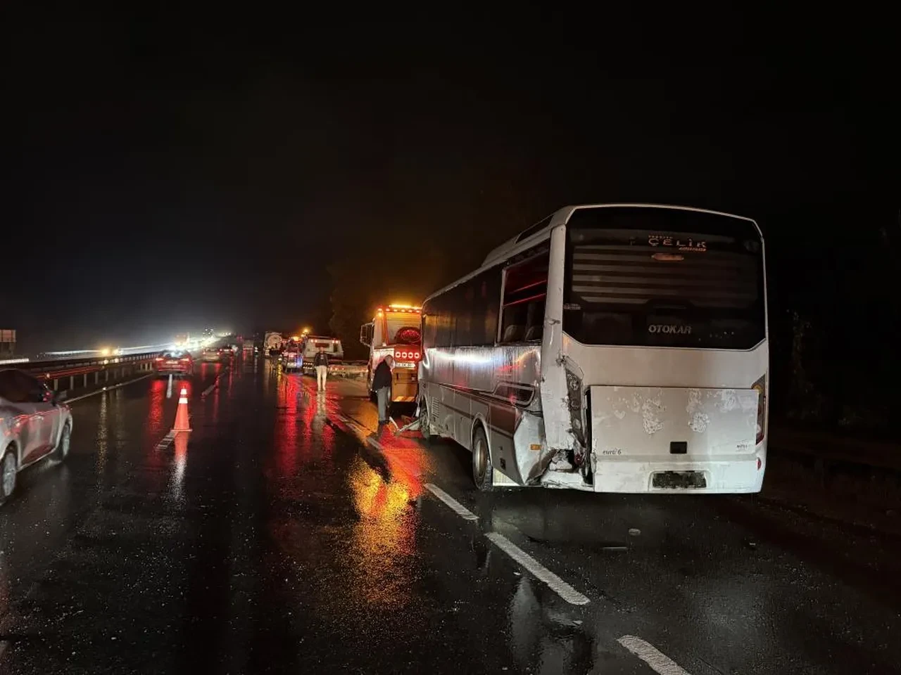 Sakarya'da zincirleme kaza: Çok sayıda yaralı var