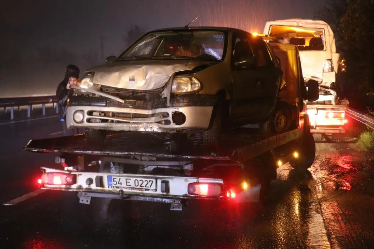 Sakarya'da zincirleme kaza: Çok sayıda yaralı var