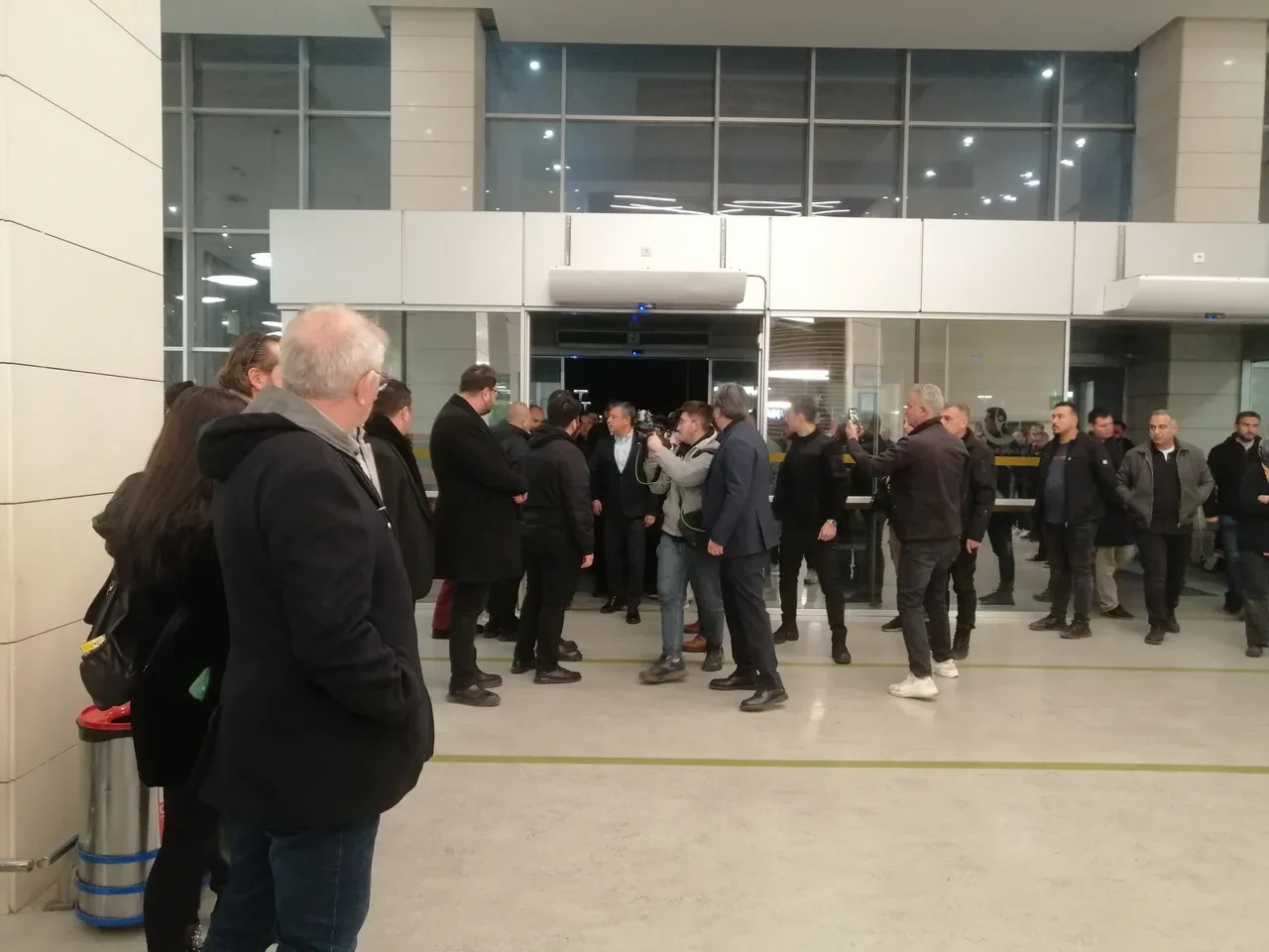 Şehzadeler Belediye Başkanı Durbay hayatını kaybetti! Özgür Özel'in sözleri yürek yaktı: 'Evladımın kaybıyla sınanıyorum'