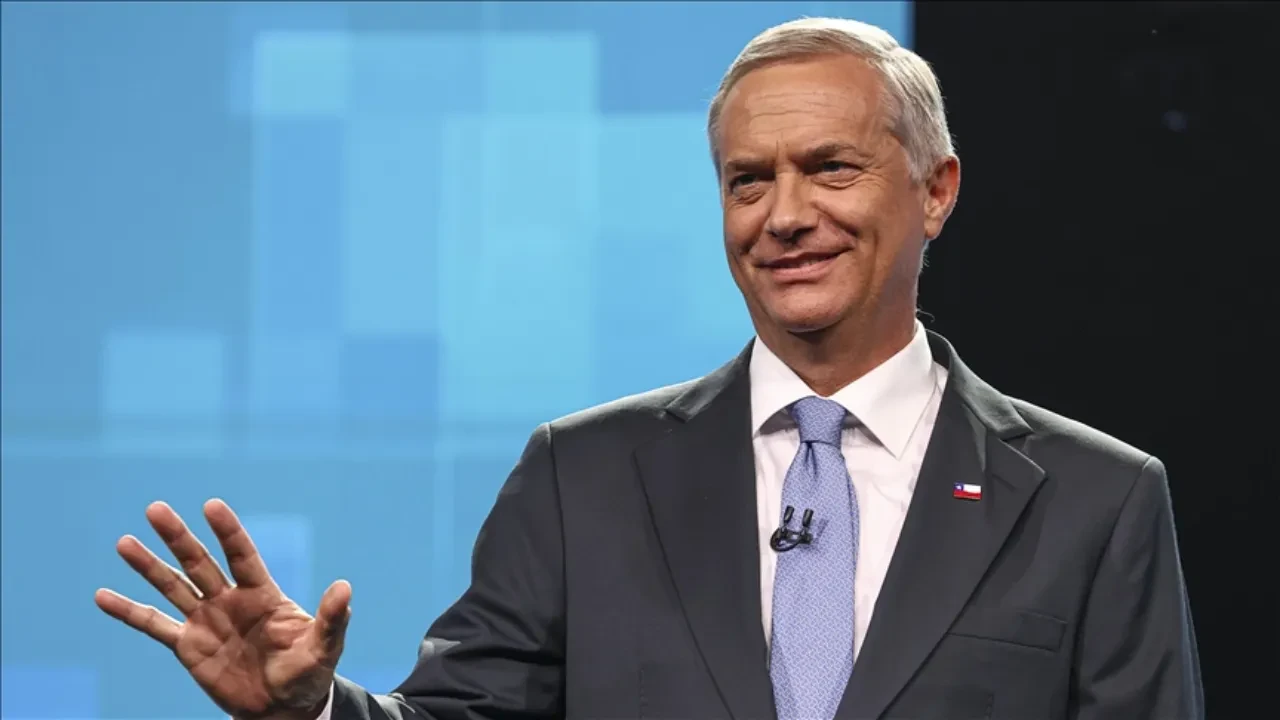 Şili'de başkanlık seçimini aşırı sağcı Jose Antonio Kast kazandı