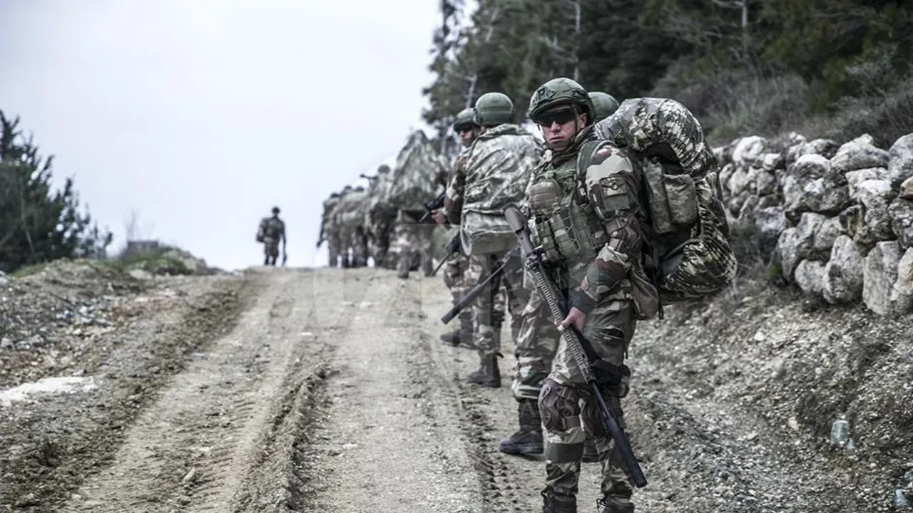 Türk askeri yine zirvede! Dünyanın en güçlü orduları belli oldu: Türkiye askeri gücüyle Avrupa devlerini geride bıraktı 