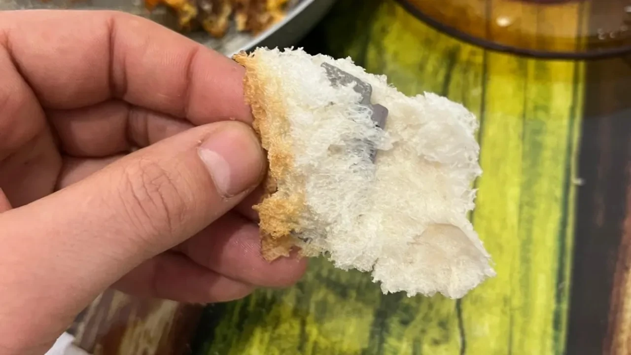 Ekmekten bir lokma aldı, neye uğradığını şaşırdı! Az daha kanlar içinde kalacaktı