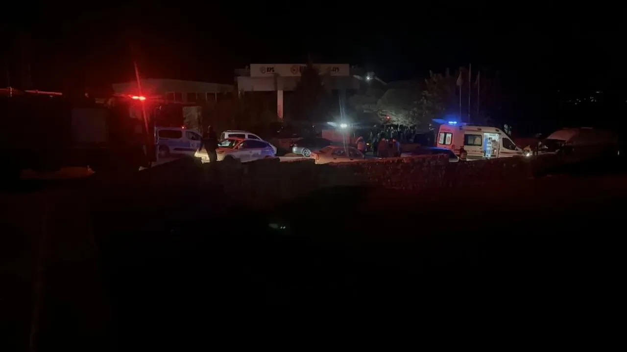 Elazığ'da fabrikada yangın: Çok sayıda işçi dumandan etkilendi