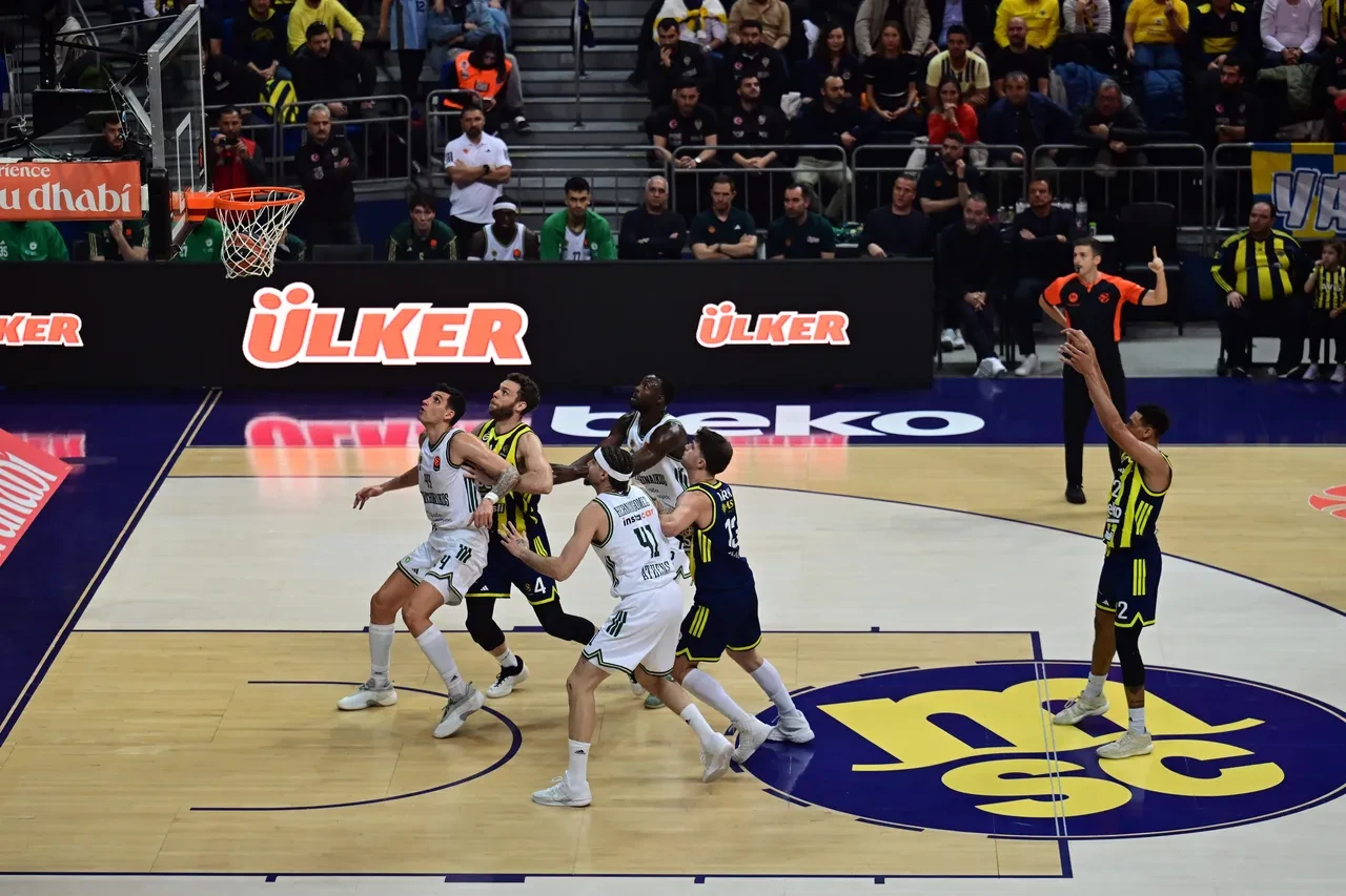 Fenerbahçe Panathinaikos maç skoru kaç kaç? Son periyotta yıkıldı