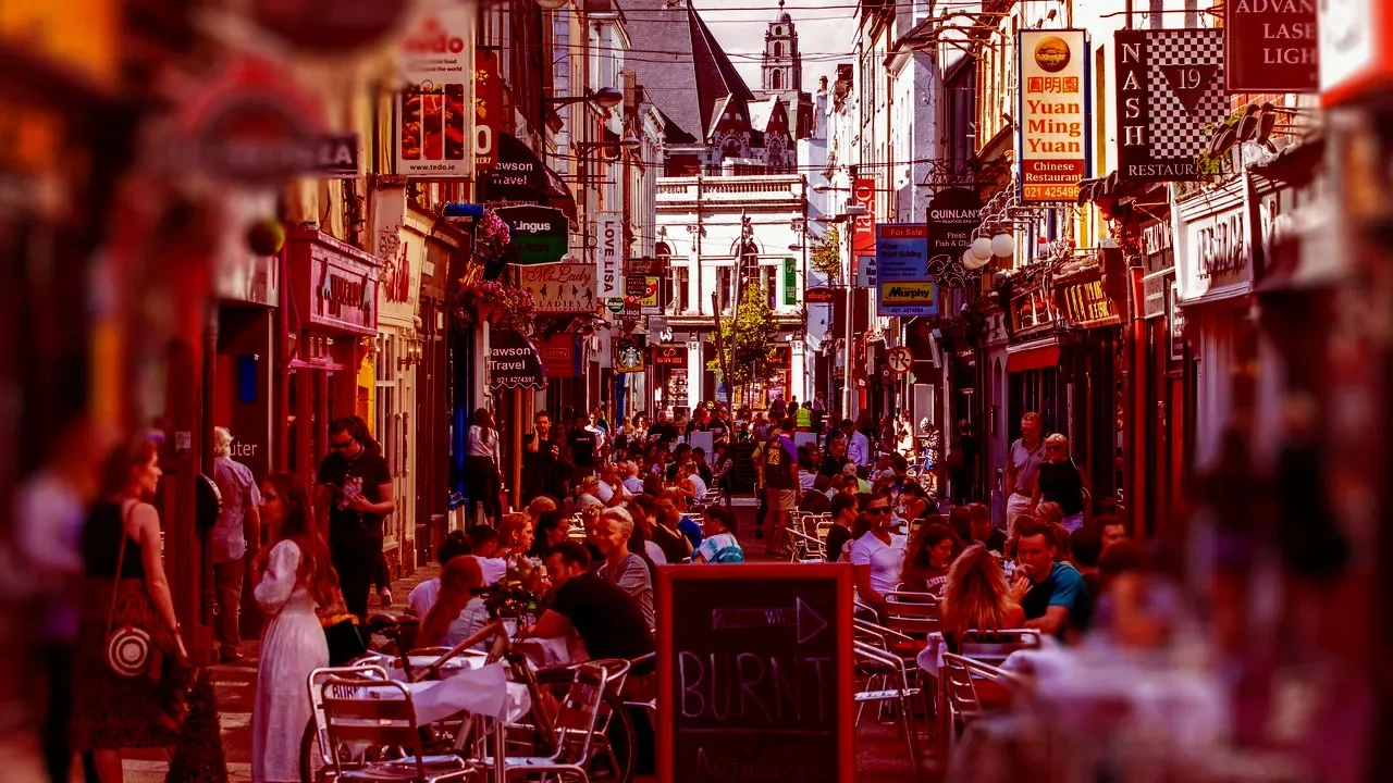 İngilizce öğrenmek için İrlanda'ya gidecekler dikkat! Hükümettin yeni kararı dikkat çekti