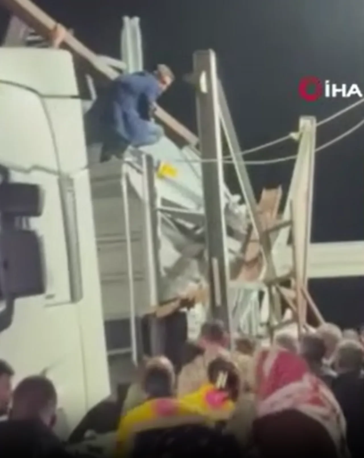 Mardin'de mısır silosu çöktü! 3 gün önce baba olduğu öğrenilen işçi hayatını kaybetti