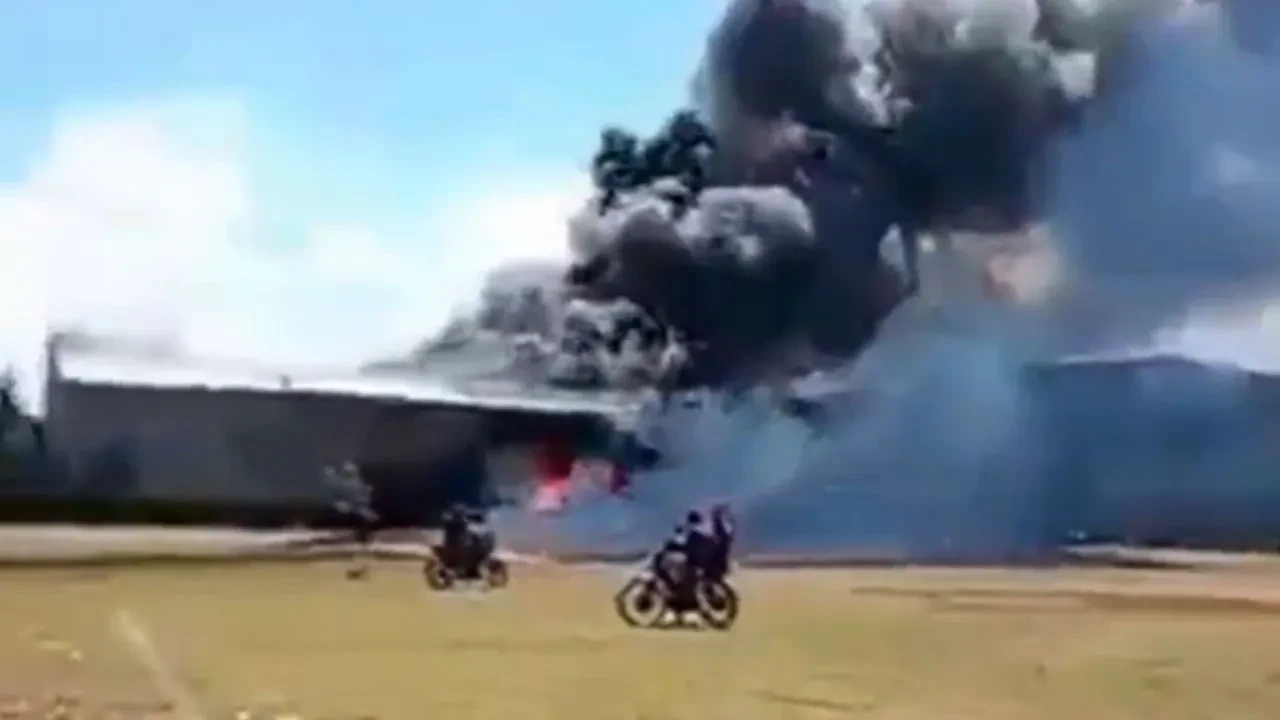 Meksika'da uçak kazası! Acil iniş yaparken düştü: En az 7 ölü