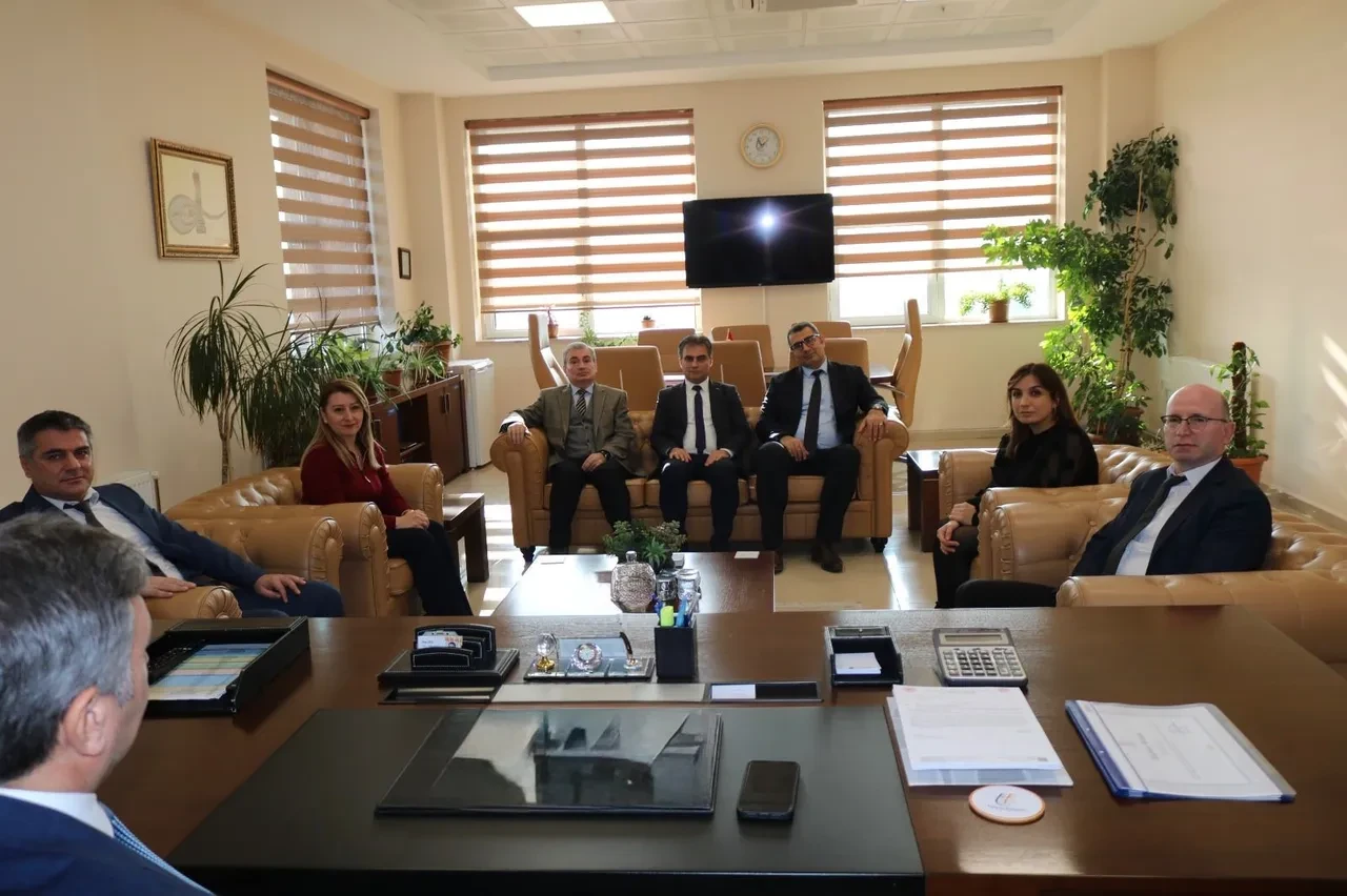 Memurun dikkati gerçeği ortaya çıkardı! Yaklaşık 20 milyonluk dolandırıcılık engellendi