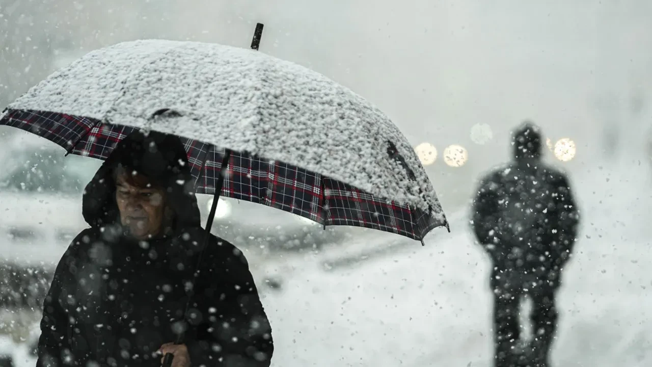 Meteoroloji listeyi paylaştı! Kuvvetli kar yağışı ve sağanak geliyor: Birçok il için alarm verildi