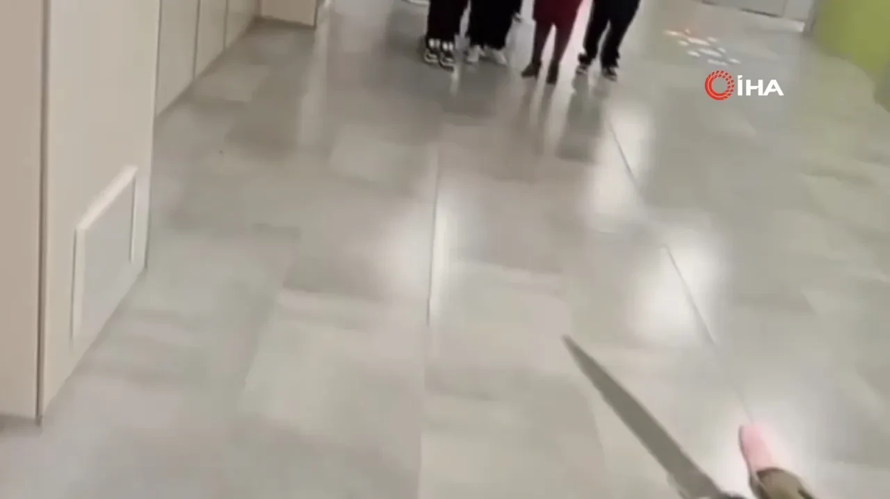 Okulda vahşet! 10 yaşındaki öğrenci bıçaklanarak katledildi: Saldırganın tişörtündeki ifade dikkat çekti