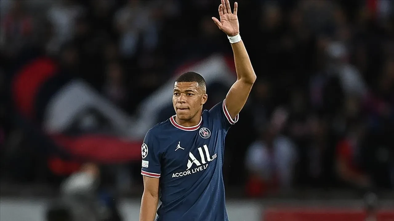 PSG, Kylian Mbappe'ye 61 milyon euro tazminat ödeyecek!