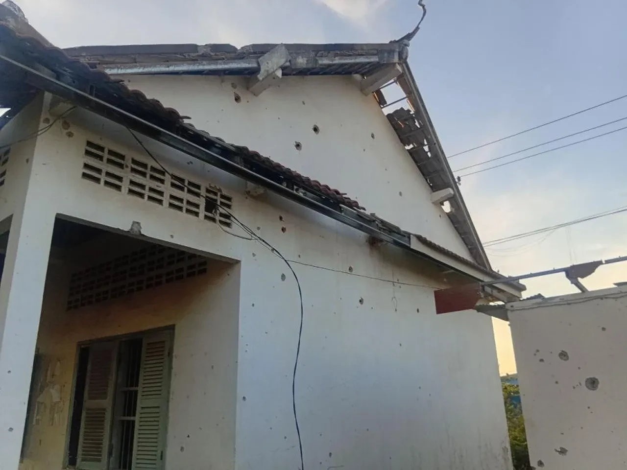 Sınırda ateş durmadı: Tayland ve Kamboçya çatışmalarında can kaybı artıyor