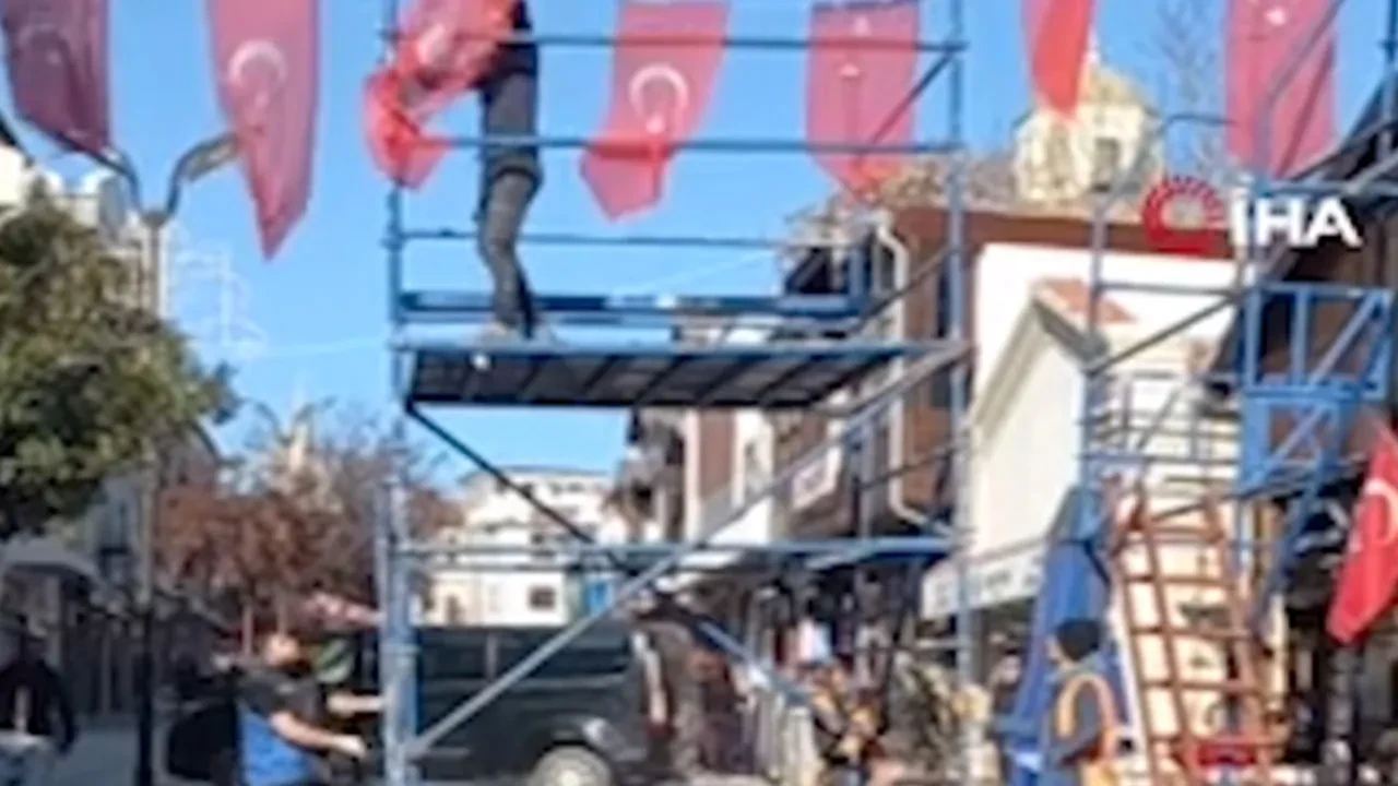 Türk bayrağına saygı gönülleri ısıttı